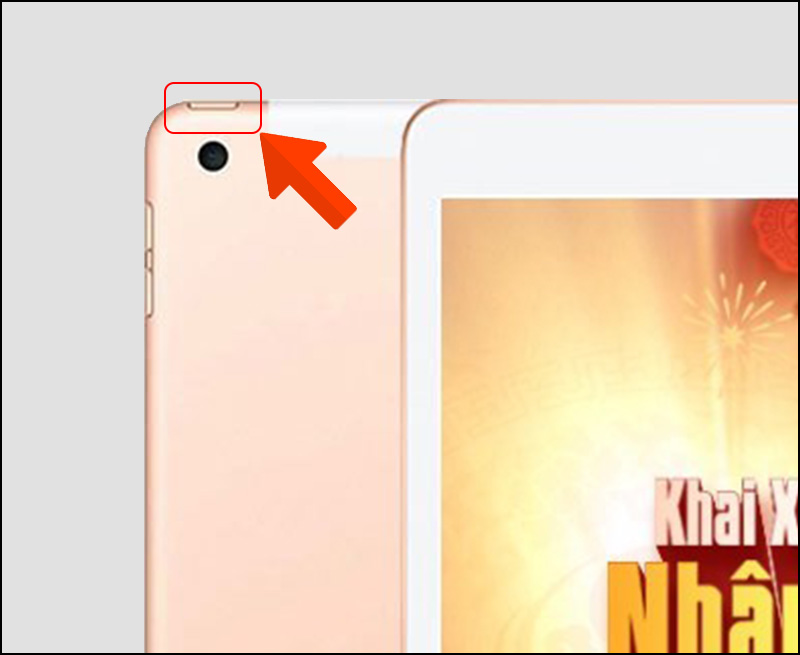 Để mở lại iPad, ấn giữ phím nguồn trong một vài giây đến khi màn hình hiện lên.